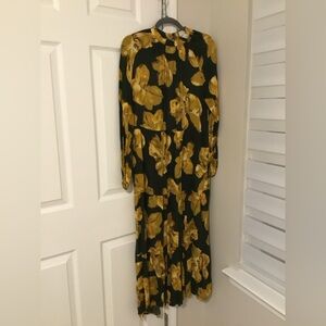 Women’s green and yellow print maxi dresss